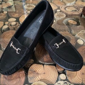 SAS.   San Antonio shoe company